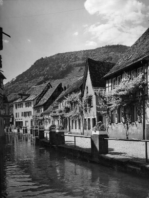 Annweiler am Trifels, An der Queich