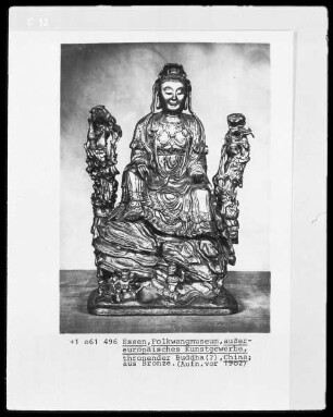 Thronender Buddha?