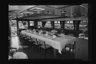Innenraum eines Hadag-Schiffes