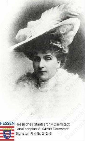 Victoria Eugenia (Ena) Königin v. Spanien geb. Prinzessin v. Battenberg-Mountbatten (1887-1969) / Porträt mit Hut, vorblickendes Brustbild