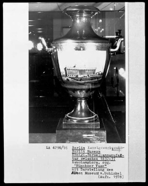 Bauchamphora, sogenannte "Münchner Vase" mit Darstellung von Schinkels Altem Museum