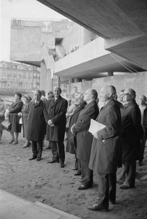 Richtfest für den Neubau des Badischen Staatstheaters am Ettlinger Tor