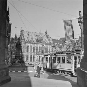 Der Schütting in Bremen, Haus der Kaufmannsgilde, mit Hakenkreuzfahne