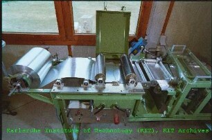 Plissiermaschine des Laboratoriums für Aerosolphysik und Filtertechnik II (LAF II)