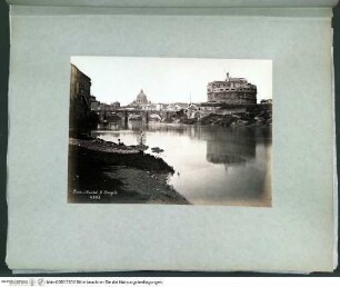 I Rome architectureAnsicht über den Tiber, im Hintergrund die Kuppel der Peterskirche und die Engelsburg - Rotes Album I (Architektur antik und modern)