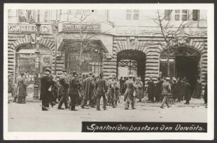 Ansichtskarte Spartakisten-Besetzung des „Vorwärts“-Gebäudes [2/2]
