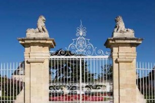 Frankreich. Aquitaine Gironde. Chateau Beychelle. Löwenportal. Haut Medoc