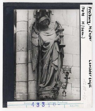 Freiburg i. Br., Münster: Portal, Engel