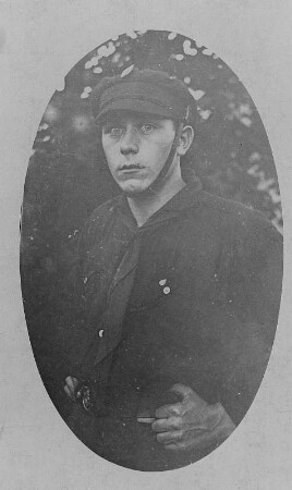 Porträt von Otto Klemm in der Uniform des Roten Frontkämpferbundes : Porträt von Otto Klemm in der Uniform des Roten Frontkämpferbundes