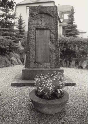 Denkmal für die Gefallenen des 1. Weltkrieges : Denkmal für die Gefallenen des 1. Weltkrieges. Stein (nach 1918). Markneukirchen-Wohlhausen, Hauptstraße