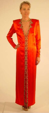 Orangerotes Abendkleid mit Bordürenbesatz