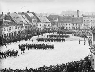 Bautzen, Kornmarkt : Parade des Königlich-Sächsischen Infanterieregiments Nr. 103 auf dem Kornmarkt in Bautzen