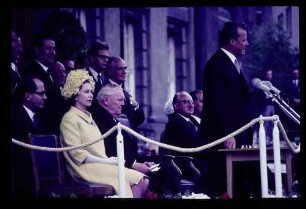 Königin E ll. Rathaus 27.5.65.