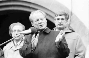 Freiburg: Wahlversammlung auf dem Rathausplatz, Willy Brandt
