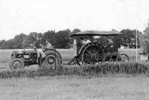Radschlepper FAMO mit Bremswagen Bornim