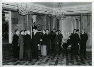 Landarbeiter und Traktoristen in der Deutschen Staatsoper