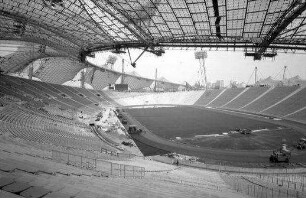 München: Olympiastadion mit Dachkonstruktion