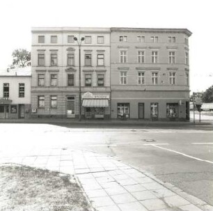 Cottbus, Straße der Jugend 140 u. Görlitzer Straße 1a. Wohn-und Geschäftshäuser (um 1900). Straßenfront