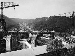 Malakoffbrücke, km 152,323 - km 152,436 Einsetzen der Lehrgerüstbögen