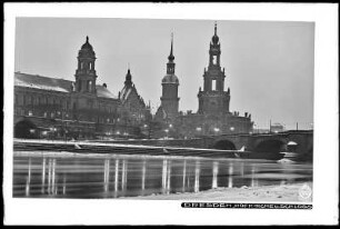 Dresden, Katholische Hofkirche, Ständehaus und Residenzschloss im Winter