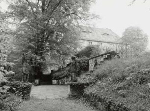 Männliche Figur : Dinglingerscher Weinberg. Blick vom Belvedere zum Festplatz mit zwei männlichen Figuren (2. H. 18. Jh.; T. I. Wiskotschill)