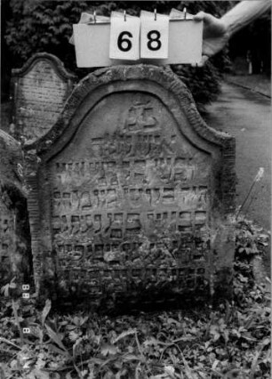 Grabstein 68