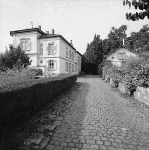 Villa Stosch; Oestrich-Winkel, Grenzstraße 1, Grenzstraße , Ober der Straße , Rheingaustraße