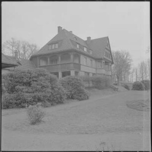 Dresden, Villa Bosewitzer Straße 11 : Dresden-Großluga, Bosewitzer Straße 11/ Ecke Werkstraße. Villa des Fabrikanten Hermann Hildebrandt (Mitinhaber des Eisenwerks Kelle & Hildebrandt) mit Park (um 1905)