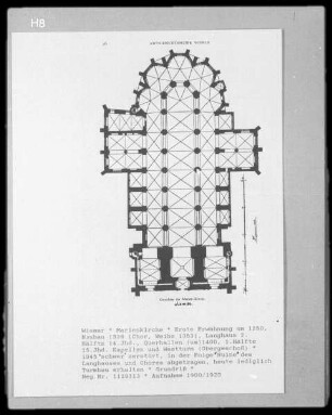 Wismar, Marienkirche (erste Erwähnung um 1250, Neubau 1339 (Chor, Weihe 1353), Langhaus 2. Hälfte 14. Jh., Querhallen (um) 1400, 1. Hälfte 15. Jh. Kapellen und Westturm (OG), 1945 schwer zerstört, in der Folge "Ruine" des Langhauses und Chores abgetragen, heute lediglich Turm erhalten), Grundriß