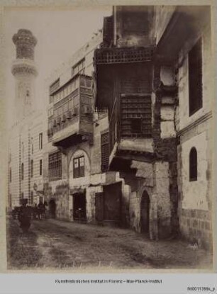 Vedute einer Straße in Kairo mit Maschrabiyya-Elementen - Egypte I