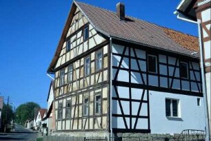 Fachwerkhaus im Umbau, alte und neue Dacheindeckung