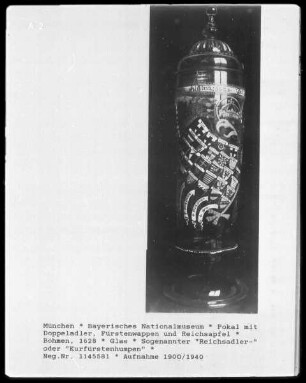 Sog. Reichsadler- oder Kurfürstenhumpen mit Doppeladler, Fürstenwappen und Reichsapfel