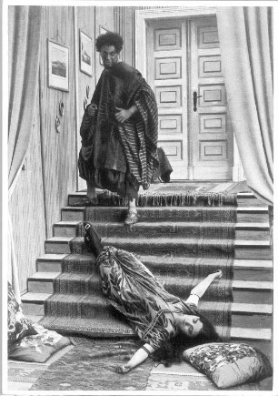 Emil Jannings als Radu und Pola Negri als Tempeltänzerin Mâ im Stummfilm "Die Augen der Mumie Mâ" von Ernst Lubitsch. PAGU-Film Berlin, 1918