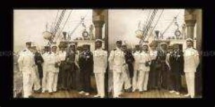 Offiziere und Passagiere auf Deck eines Lloyd, Bosporus