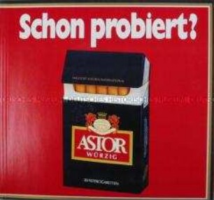 Werbeschild (doppelseitig) für "Astor würzig"-Zigaretten,"Schon probiert?"