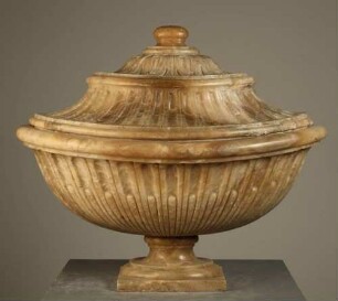 Bootförmige Vase