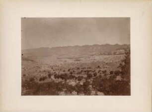 Talmulde am Kel-e-rennu-Kuh : Talmulde am Berg Kel-e-rennu-Kuh Zagros-Gebirge.