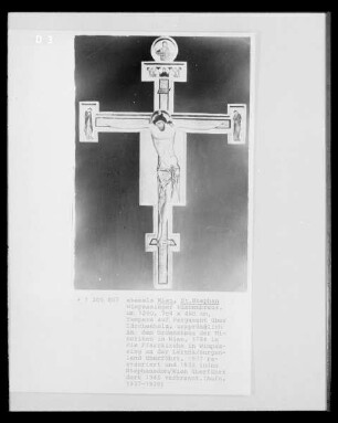 Wimpassinger Riesenkreuz: Christus am Kreuz im Beisein von Maria und Johannes Evangelist