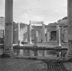 Villa Adriana — Teatro Marittimo
