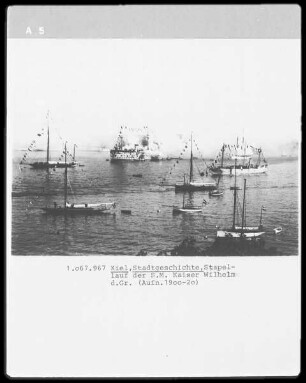 Stapellauf der "Kaiser Wilhelm der Große" im Kieler Hafen