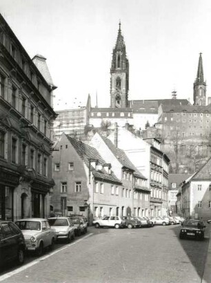Meißen-Altstadt. Theaterplatz. Blick nach Norden zum Burgberg