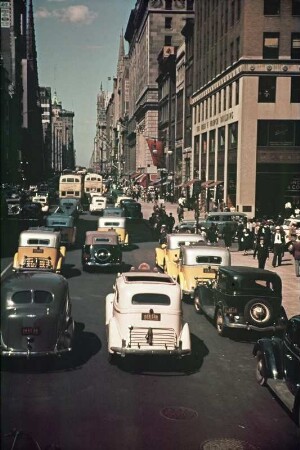 Reisefotos USA. New York. Fifth Avenue in Manhattan. Ansicht mit Fred F. French Building