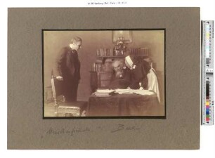 Szene aus dem Theaterstück "Die Menschenfreunde" : Aufführung 1918 in Dresden