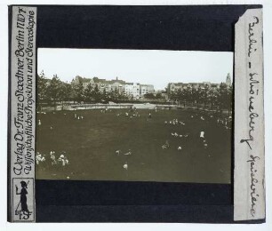 Berlin, Stadtpark Schöneberg (Rudolph-Wilde-Park) : Blick nach O in Richtung Martin-Luther/Dominicusstr. (vor 1915, Errichtung Olex-Haus)