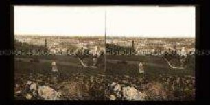 Blick über Felder auf Epinal