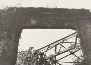 Dresden-Südvorstadt, Nürnberger Straße/Hohe Straße. Ruine der Zionskirche (1908-1912, R. Schilling, J. W. Gräbner; zerstört 1945), als Lapidarium genutzt. Nordwand