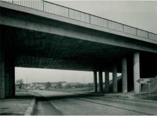 Stahlbetonbrücke, ohne Datum