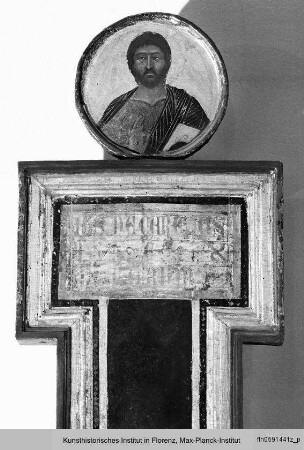 Kruzifix mit Maria und Johannes Evangelista