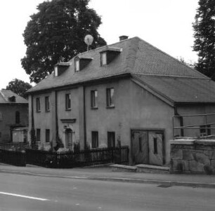 Bad Brambach, August-Bebel-Straße 11. Wohnhaus (1815). Straßenansicht
