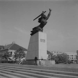 Warschauer Nike: "Den Helden Warschaus 1939-1945"